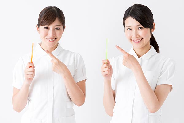 自分に合った歯ブラシを選ぶセルフケアのイメージイラスト